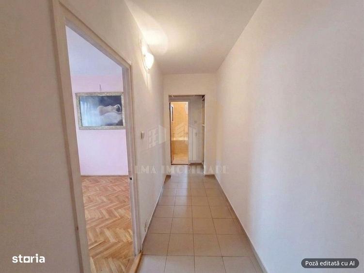 Apartament cu 3 camere semidecomandat în Central