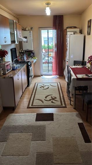 Apartament cu 3 camere în Florești
