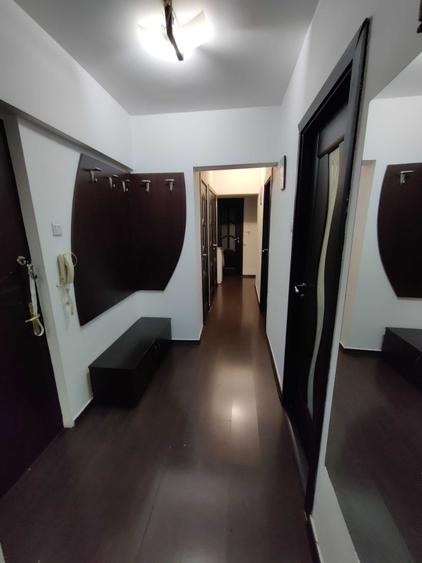 Apartament cu 3 camere decomandat în Bucur Obor