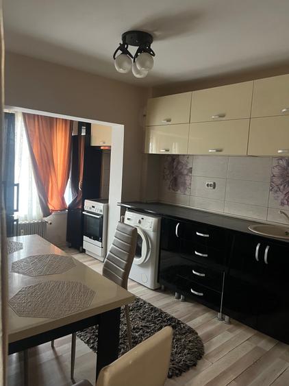 Apartament cu 2 camere decomandat în Traian