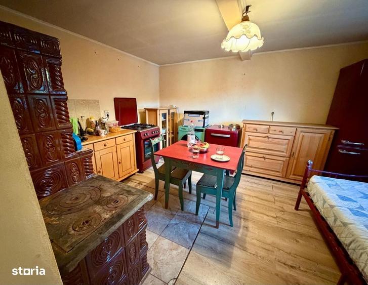 Casă cu 4 camere în Burzuc