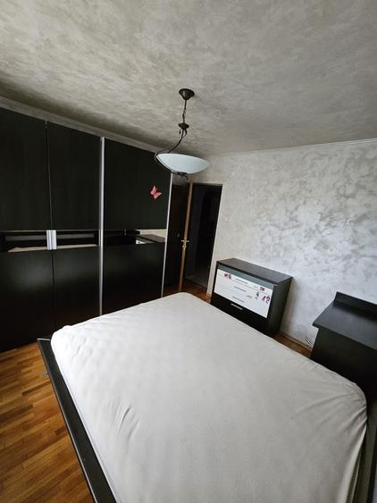 Apartament cu 3 camere decomandat în Popa Șapcă