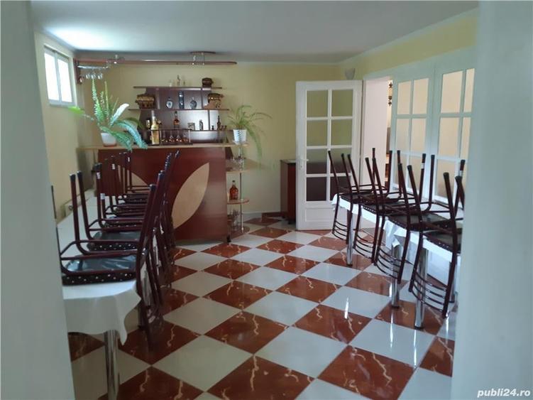 Casă cu 11 camere în Nucet