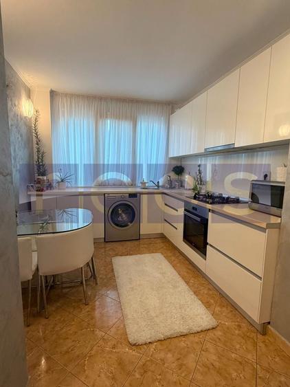 Apartament cu 3 camere semidecomandat, mobilat în Dristor