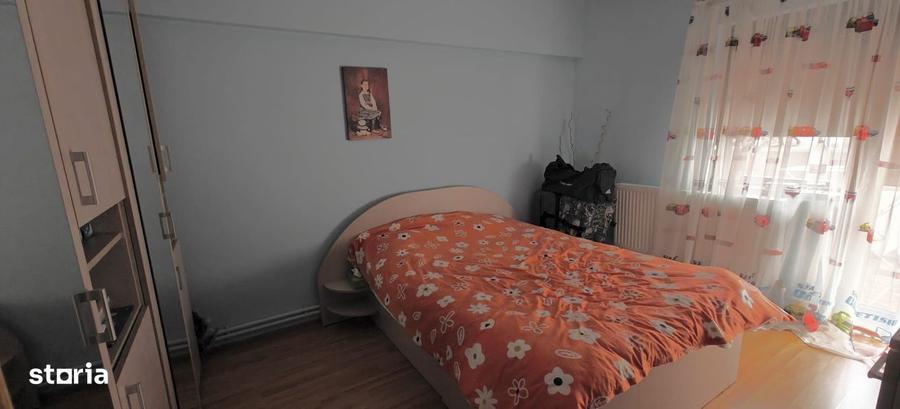 Apartament cu 4 camere în Obor
