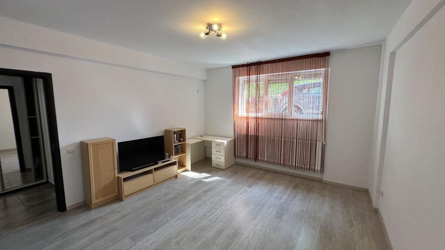 Apartament cu 2 camere decomandat, mobilat în Păcii