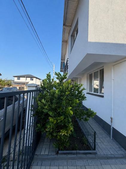 Casă cu 3 camere în Berceni
