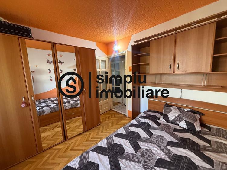 Apartament cu 3 camere semidecomandat, mobilat în Craiovița Nouă