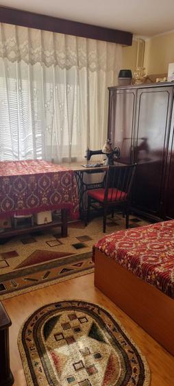 Apartament cu 3 camere decomandat în Exterior Vest