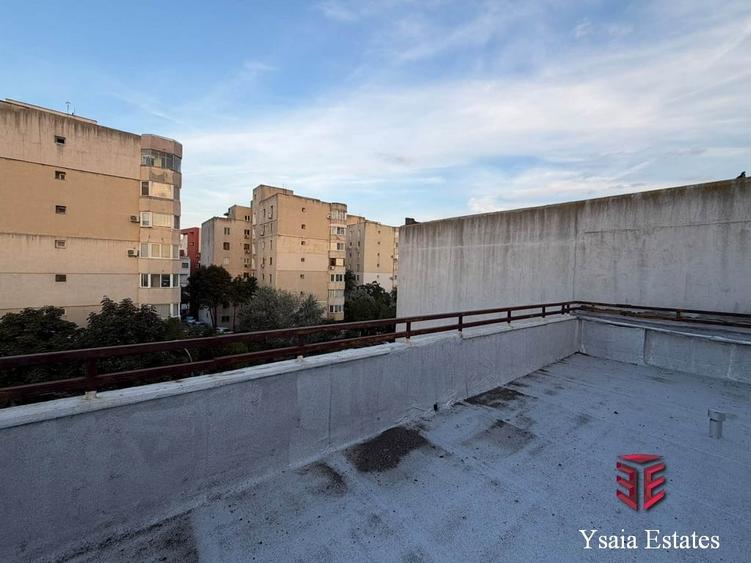 Apartament cu 3 camere decomandat în Faleza Nord