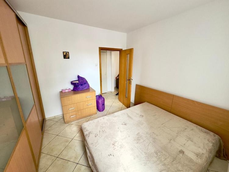 Apartament cu 2 camere semidecomandat, mobilat în 1 Mai
