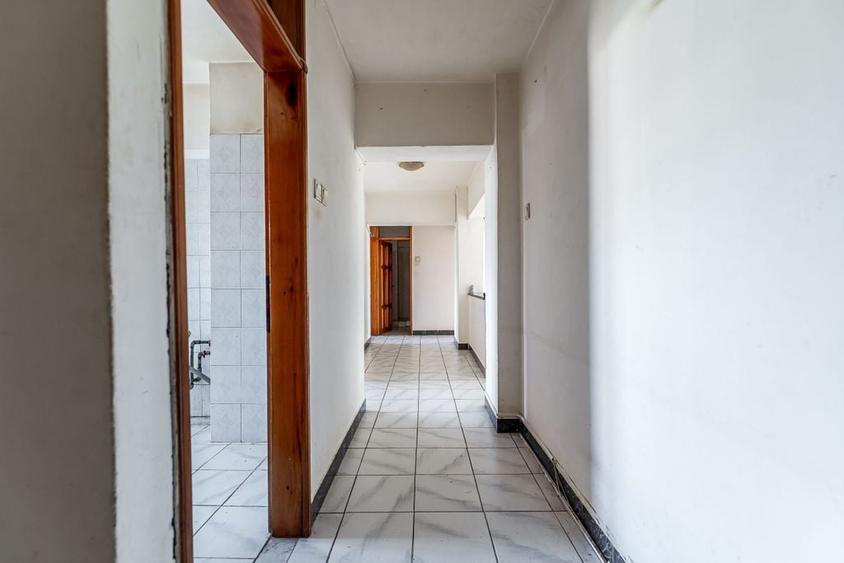 Apartament cu 4 camere decomandat în Aurel Vlaicu