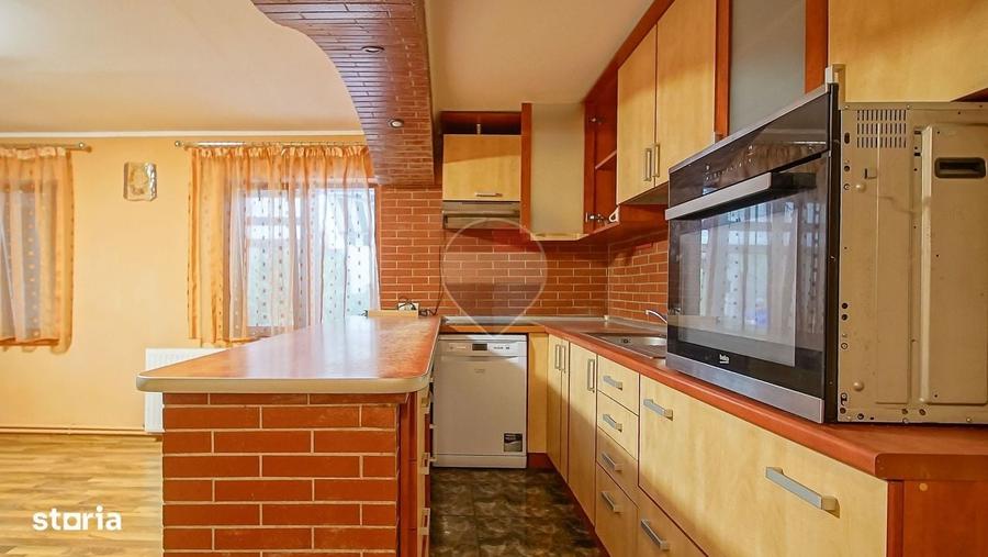 Casă cu 3 camere în Purcăreni