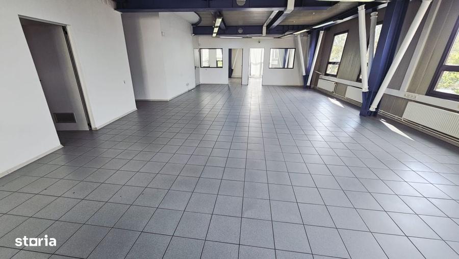 Spațiu comercial, de 152 mp, în Jiului