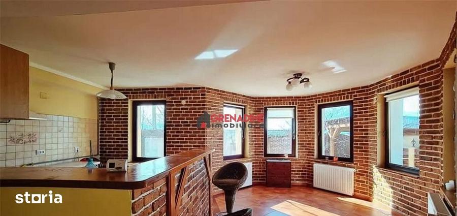 Casă cu 5 camere decomandat cu Teren 500 Mp în Stupini