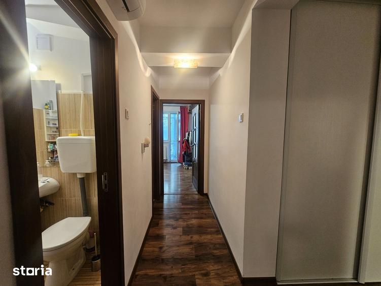 Apartament cu 4 camere decomandat în City Park Mall