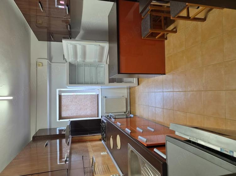 Apartament cu 4 camere decomandat în Complex Studențesc