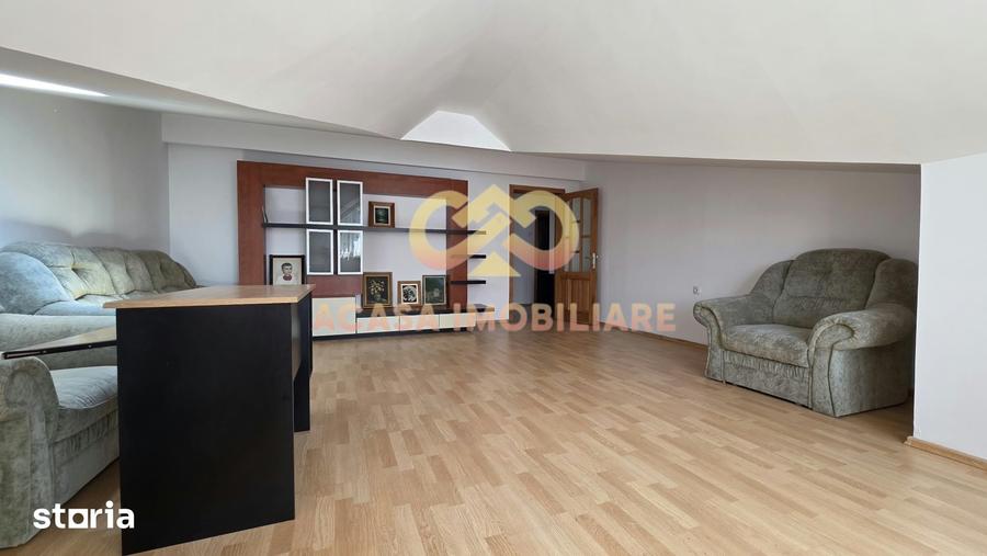 Casă cu 7 camere cu Teren 400 Mp în Tătărași