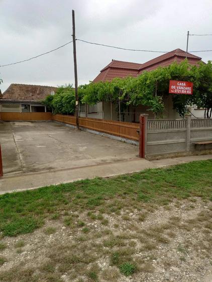 Casă cu 3 camere cu Teren 1000 Mp în Ceanu Mare