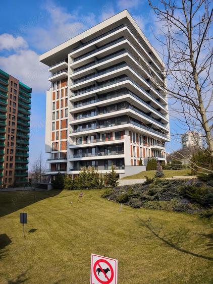 Apartament cu 4 camere decomandat în Sud