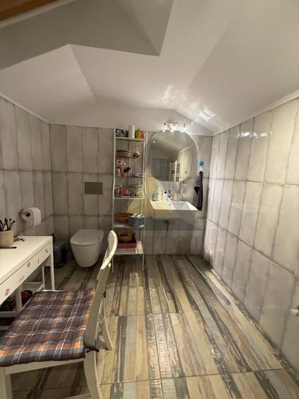 Duplex cu 7 camere cu Canalizare în Iancu Nicolae