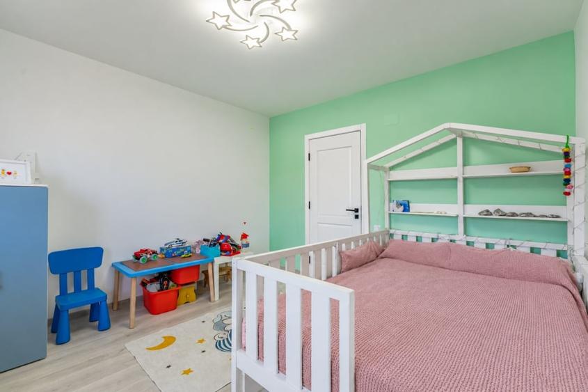 Casă individuală cu 5 camere cu Teren 652 Mp în Hărman