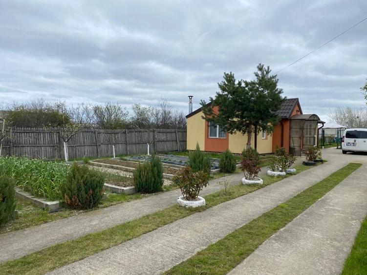Casă cu 4 camere în Albota