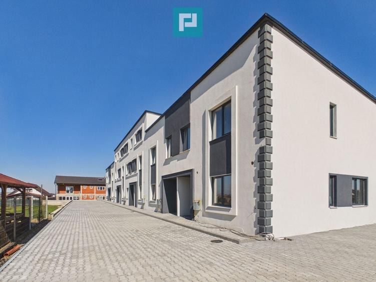 Casă individuală cu 4 camere cu Canalizare în Sânmartin