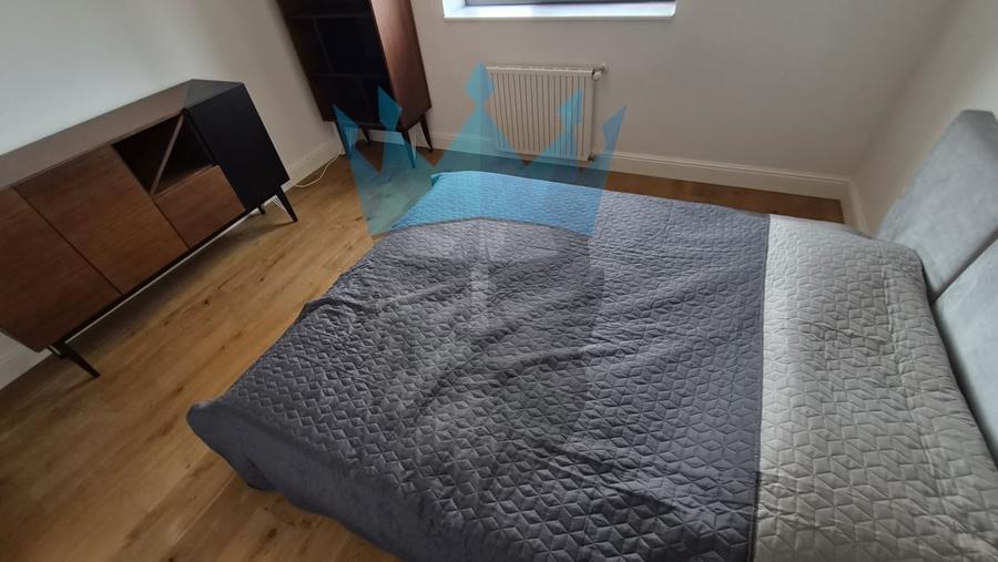 Apartament cu 4 camere decomandat, mobilat în Tei