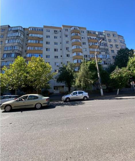 Apartament cu 4 camere semidecomandat, mobilat în Sebastian