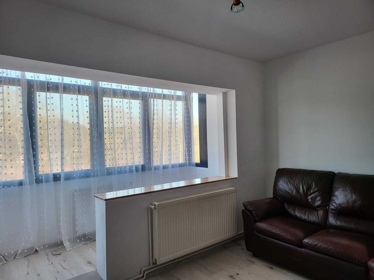 Apartament cu 2 camere decomandat în Poiana