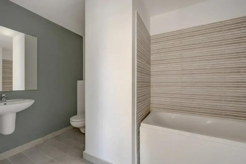 Apartament cu 4 camere decomandat în Nord