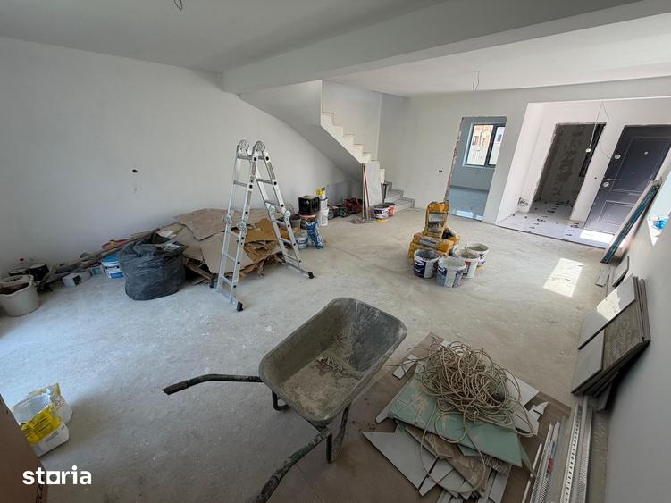 Casă cu 4 camere cu Teren 250 Mp în Cornetu