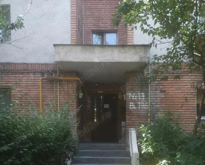 Garsonieră decomandată în Timocului-Șaguna
