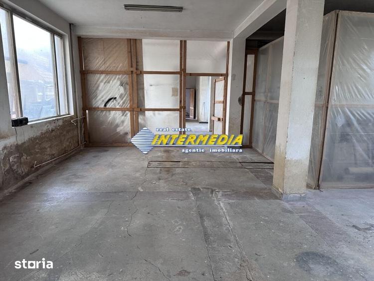 Spațiu comercial, de 250 mp, în Lipoveni