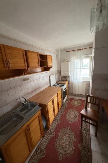 Apartament cu 4 camere decomandat în Exterior Vest