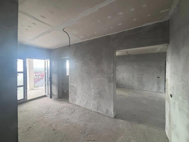 Casă cu 4 camere cu Teren 500 Mp în Nazna