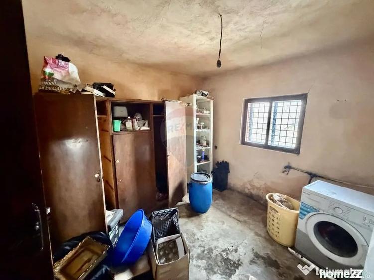 Casă cu 4 camere cu Teren 7727 Mp în Blidari (Cârligele)