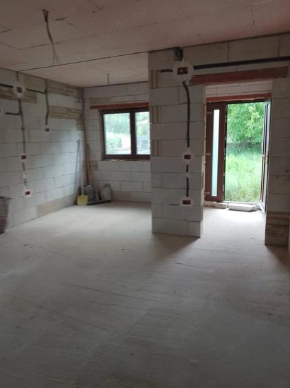 Casă cu Teren 1253 Mp în Central