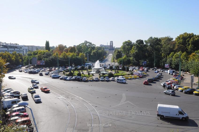 Apartament cu 3 camere semidecomandat în Parcul Carol