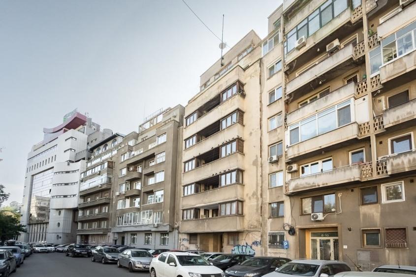 Casă individuală cu 46 camere cu Canalizare în Centrul Istoric