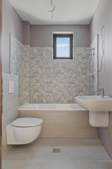 Casă individuală cu 15 camere cu Canalizare în Dămăroaia