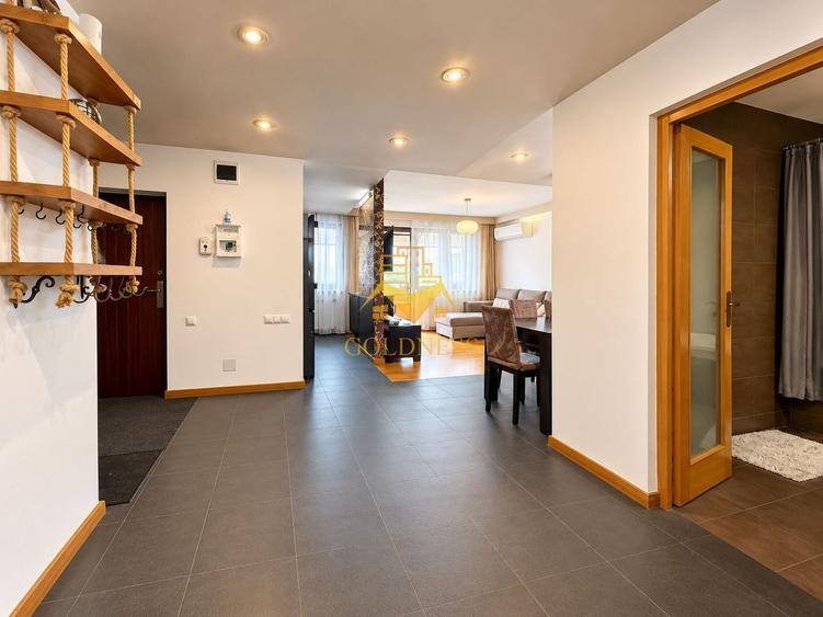 Apartament cu 3 camere semidecomandat, mobilat în Andrei Mureșanu