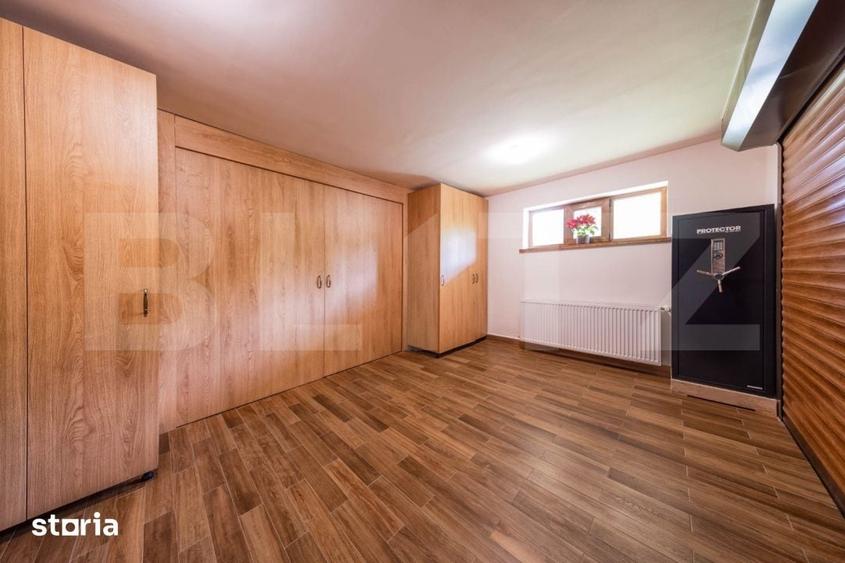 Casă cu 6 camere cu Teren 461 Mp în Central