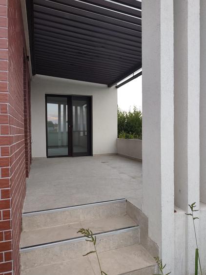 Casă individuală cu 5 camere cu Teren 1800 Mp în Tărtășești