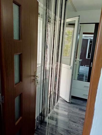 Inchiriez apartament cu 2 camere