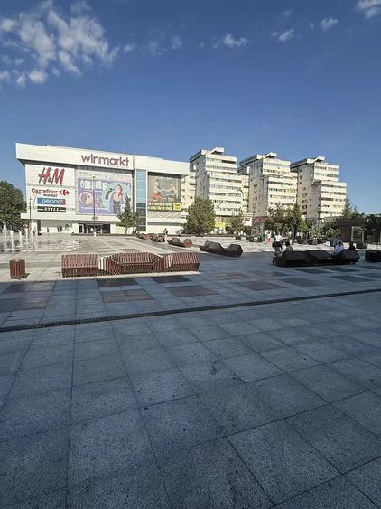 Spațiu comercial, de 800 mp, în Central