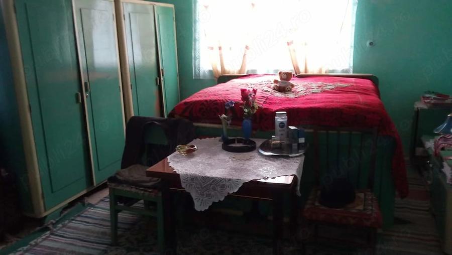 Casă cu 3 camere cu Teren 1600 Mp în Roua
