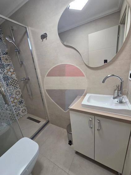 Apartament cu 3 camere decomandat în Spitalul Județean