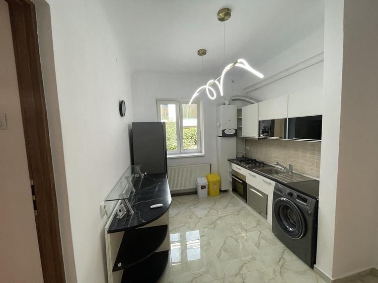 Apartament cu 3 camere în Ultracentral